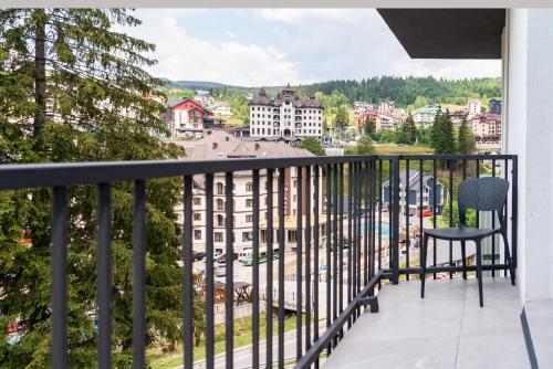 One-Bedroom Suite with Mountain View