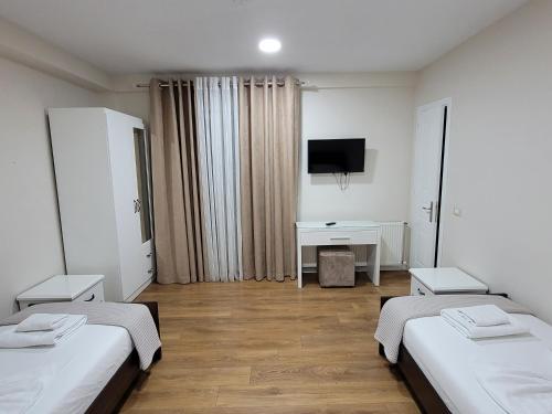 Hotel Taverna Zisi - image 4