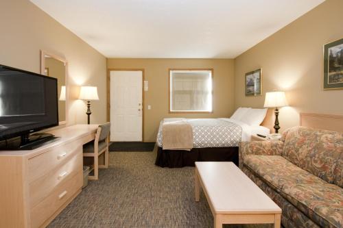 . Bow River Inn