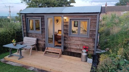 Rhodes To Serenity - Mermaid Shepherds Hut