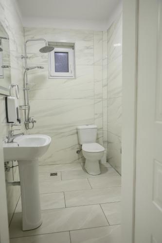 Hotel Taverna Zisi - image 3