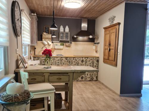 Chalet Au P'tit Bonheur à...Deux in Rendeux