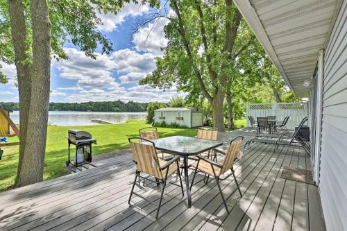 . Welcome to Sunrise Bay Family Lake Home!