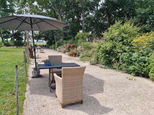 Dārzs, Bed & Breakfast De Koegang in Zuidermeer
