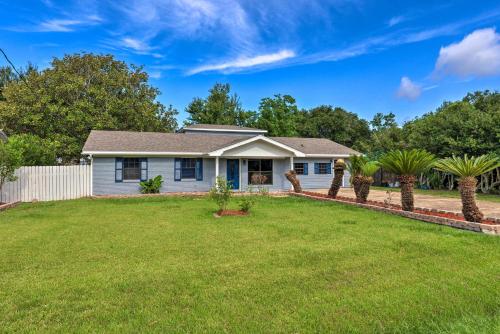 Ocean Springs Family Home Less Than 1 Mi to Beach in Ocean Springs, USA