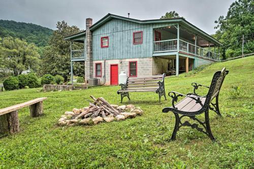 Hot Tub & Fire Pit: Pet-Friendly Clayton Escape!