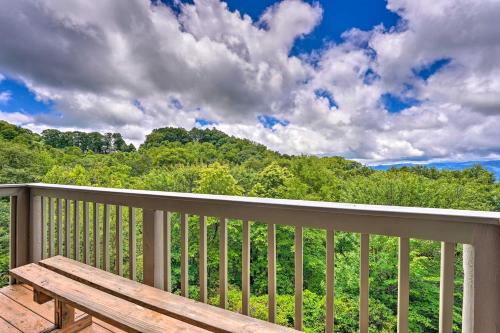 Renovated Burnsville Condo in Gated Community in Burnsville, USA
