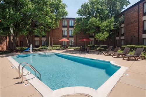 Comfort Inn Downers Grove - Lombard - image 14