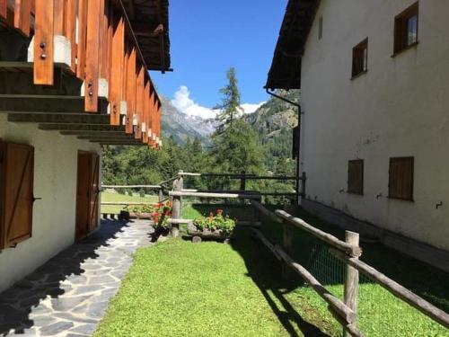  Casa con giardino in Gressoney-Saint-Jean