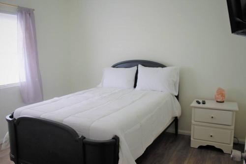 Tranquil home. Centrally located. 30 Day min in Temecula, USA