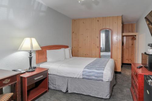 Belle Aire Motel - Downtown Convention Center - Gatlinburg - image 2