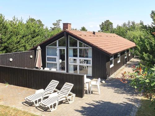  Three-Bedroom Holiday home in Blåvand 87 in Blåvand
