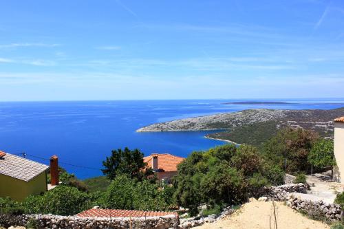 Tuvākā izklaides vieta, Holiday house with WiFi Ustrine, Cres - 8037 in Ustrine