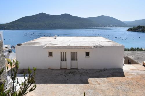 Apartments by the sea Kabli, Peljesac - 10225 in Žuronja
