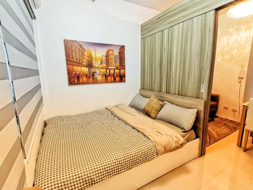 Stylish 1 Bedroom Condo Unit with Perfect Pool View Balcony at Fame Residences, Manila (fotografie 2)