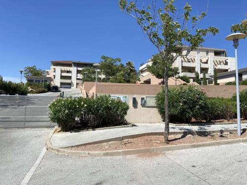 Appartement 2 pieces avec terrasse et parking a Roquebrune-sur-Argens - FR-1-226A-138 near Open Bar