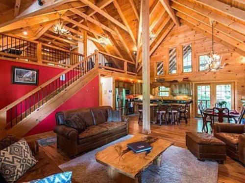 . Luxury lodge in the heart of the Bluegrass