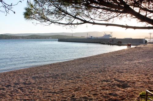 Apartments by the sea Turanj Biograd - 5740 - image 5