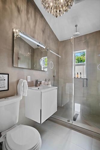 Breathtaking House and Backyard Near Wilton Manors - image 5