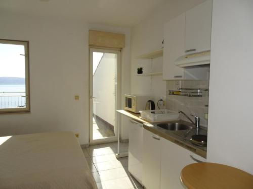 Apartments Mari - 40 m from sea