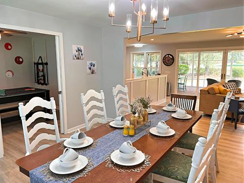 HoneyHomes Hackler Golf Course Home with Amenities in 萊德希爾（南卡羅來納州）