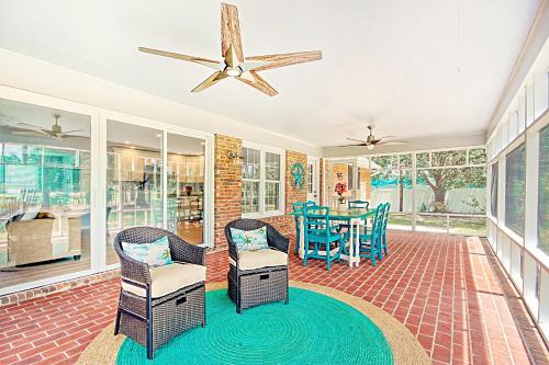 HoneyHomes Hackler Golf Course Home with Amenities in 萊德希爾（南卡羅來納州）