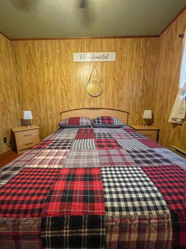 Ahmic Lake Resort Cottages, Camping, RV Sites