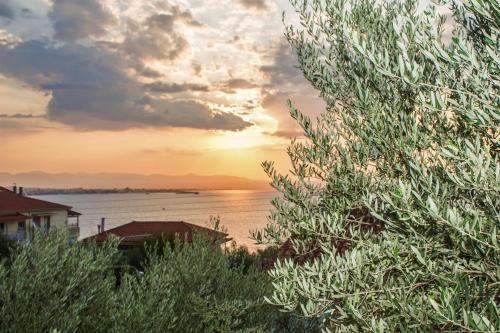  Nina´s Villa, Cosy Seaview Retreat, Pension in Verga Kalamata