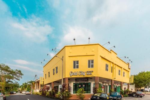 . Gold City Hotel