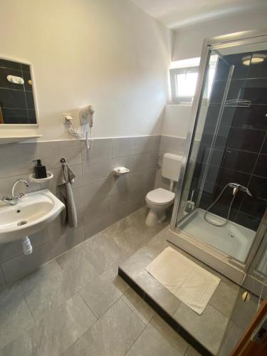 Bathroom, Panda Vendegszallas in Jászberény