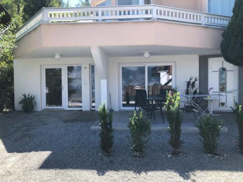 Bejárat, Vergiss mein nicht in Grinzens