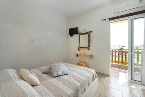Christos studios and family apartments 5