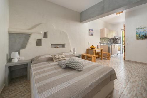 Christos studios and family apartments 1
