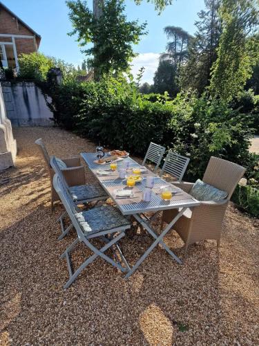 Château des Basses Roches (Chateau des Basses Roches) in 拉紹塞埃聖維克托