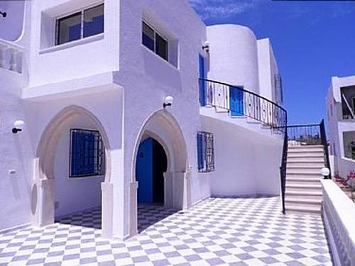 2 bedrooms apartement with enclosed garden and wifi at Djerba Midoun 1 km away from the beach