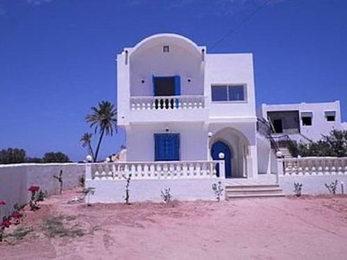 2 bedrooms apartement with enclosed garden and wifi at Djerba Midoun 1 km away from the beach