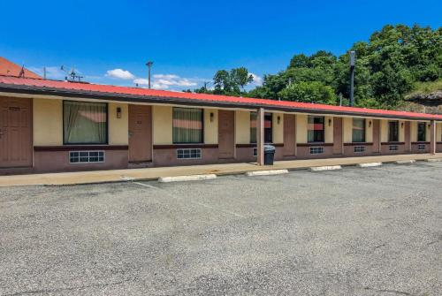 Econo Lodge Pittsburgh I-79