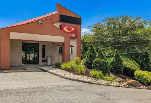 Econo Lodge Pittsburgh I-79 - image 6