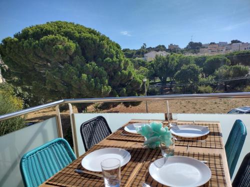 Encantador Apartamento familiar 4 px con Terraza, Parking y Wi-fi en Llançà