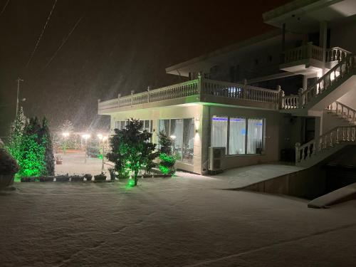 ZISI Hotel & Restaurant in Ерсека