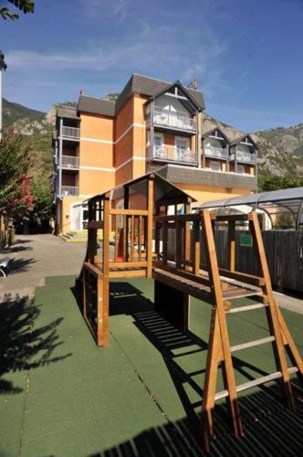 Детска площадка, Hotel Chez Pierre d'Agos in Агос-Видалос