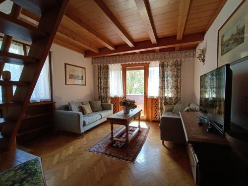 Luxury Panoramic 3BR Apt 2min to Centre 5min to Lifts Cortina d’Ampezzo