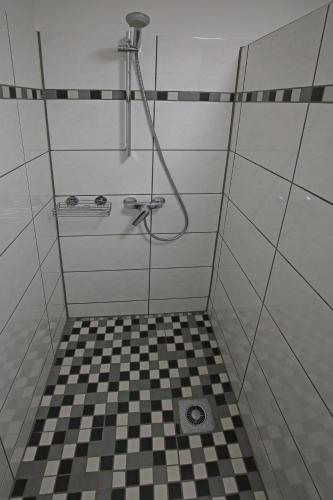 Bruser, Ferienwohnung-Monteurzimmer Rolandseck in Gries