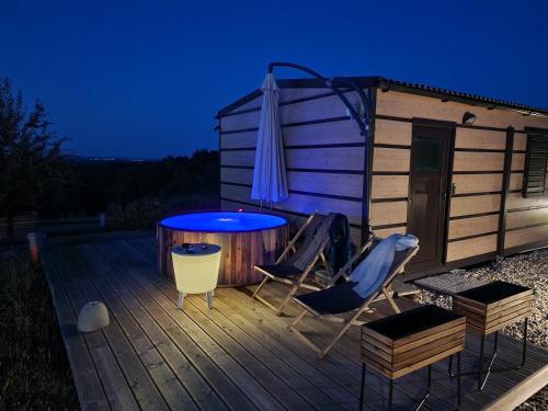 熱水浴缸, VINEA PANONIKA wine & mind retreat in 拉登齊