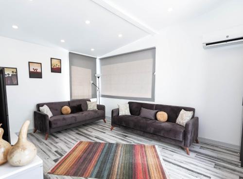 Family Room with Garden View