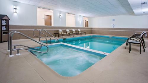 Holiday Inn Express & Suites WYOMISSING