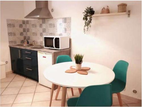 Appartement indépendant, Hyper-centre pittoresque - Location saisonnière - Salon-de-Provence