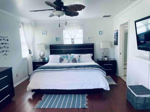 Cozy 2 bedroom Lakeview Villa King Queen Beds