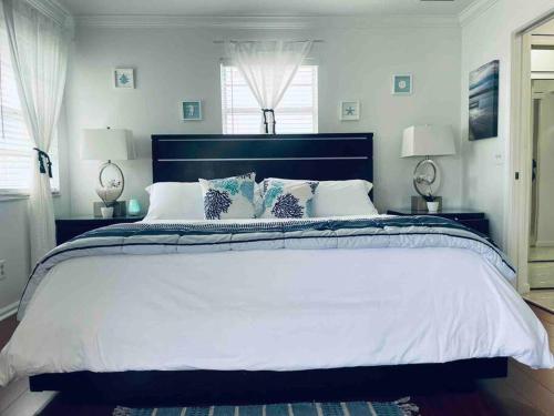 Cozy 2 bedroom Lakeview Villa King Queen Beds in West Palm Beach, USA