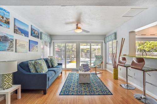 Sapphire Shores - Sarasota Bungalow w/ Heated Pool and Backyard Oasis in Sarasota, USA